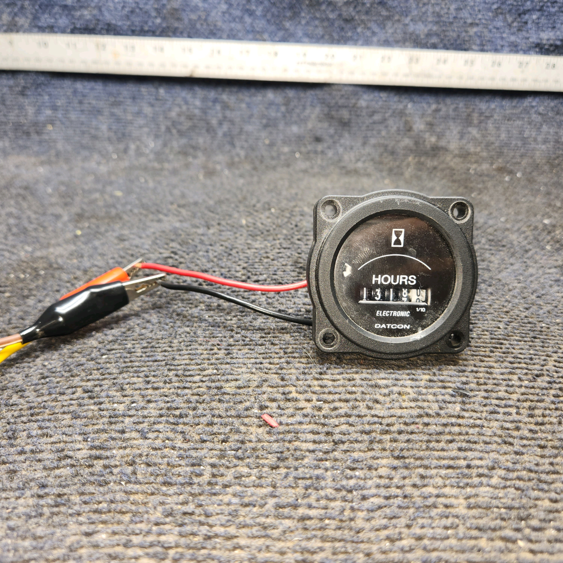 Used aircraft parts for sale, 100690 Datcon Instruments 873 cessna 150G Hour Meter Indicator – 12–24V, 1,318 Hours