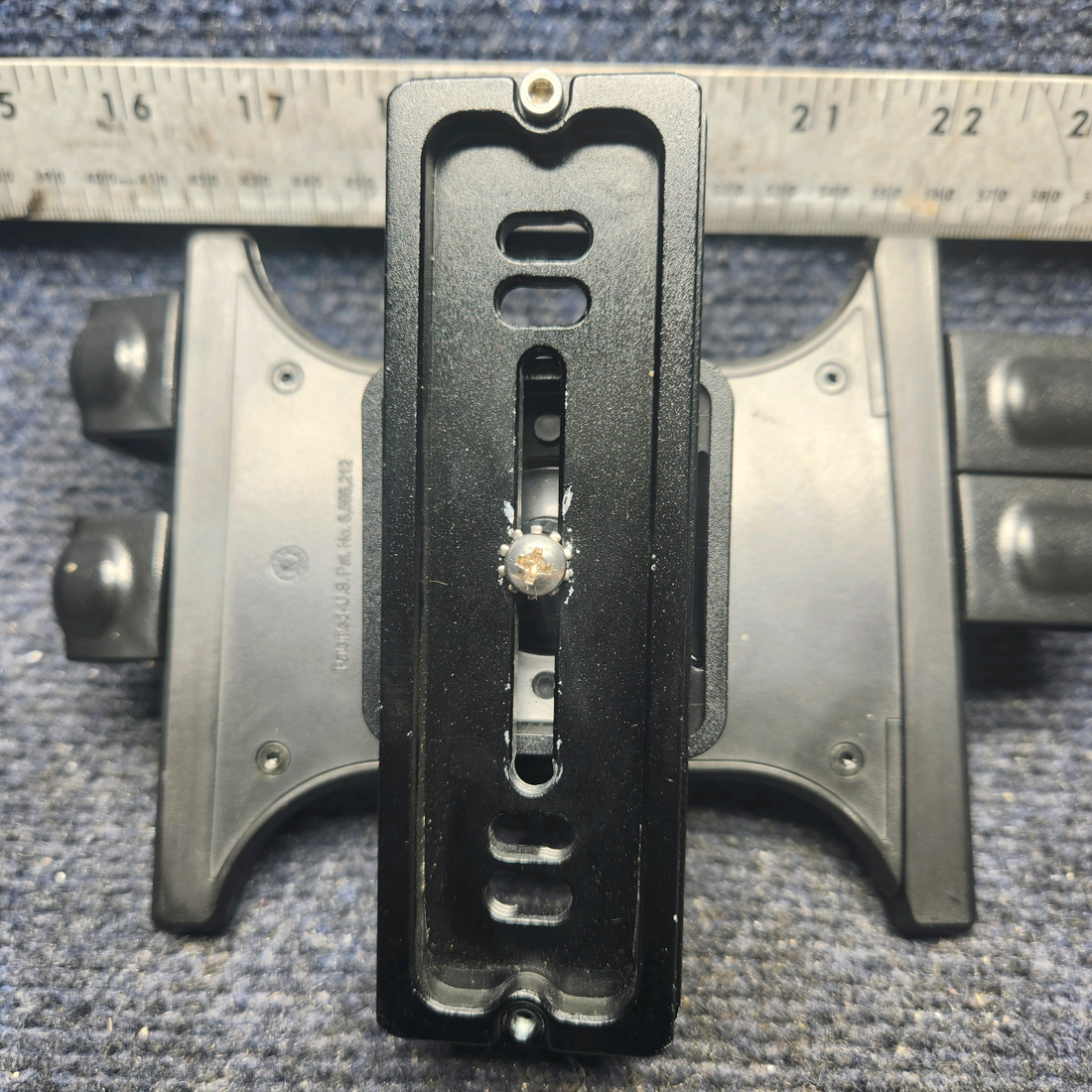 Used aircraft parts for sale, Clearview mounts Beechcraft F33A CLEARVIEW UNIVERSAL TABLET PANEL MOUNT
