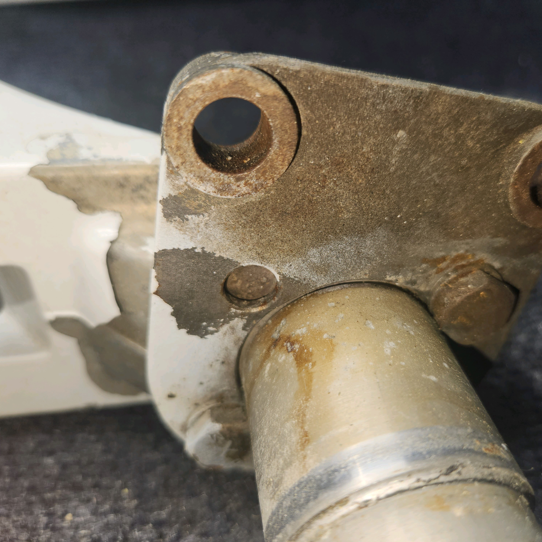 Used aircraft parts for sale, 701042-1 American Gruman A1A AXLE MAIN LANDING GEAR