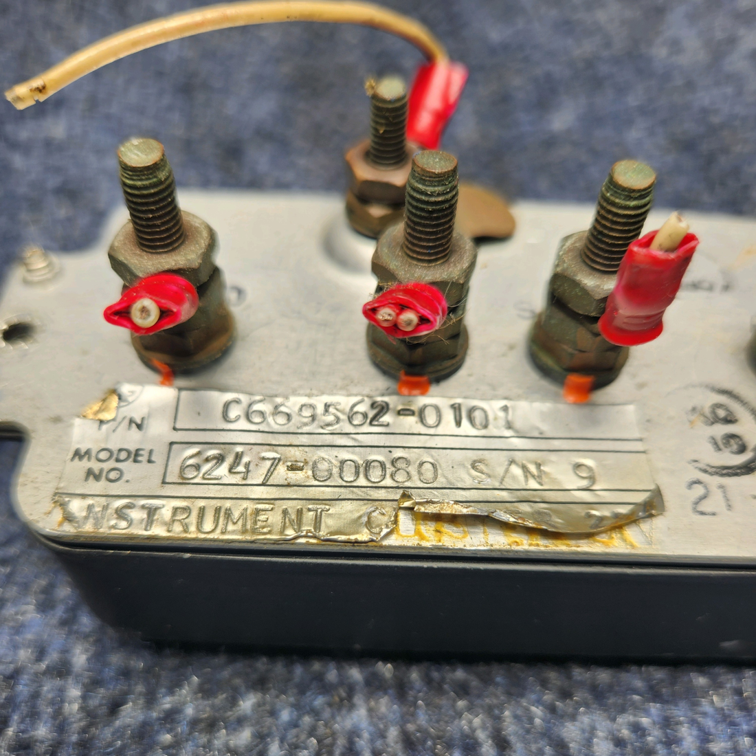 Used aircraft parts for sale, C669562-0101 Rochester CESSNA C172RG INSTRUMENT CLUSTER FUEL QTY