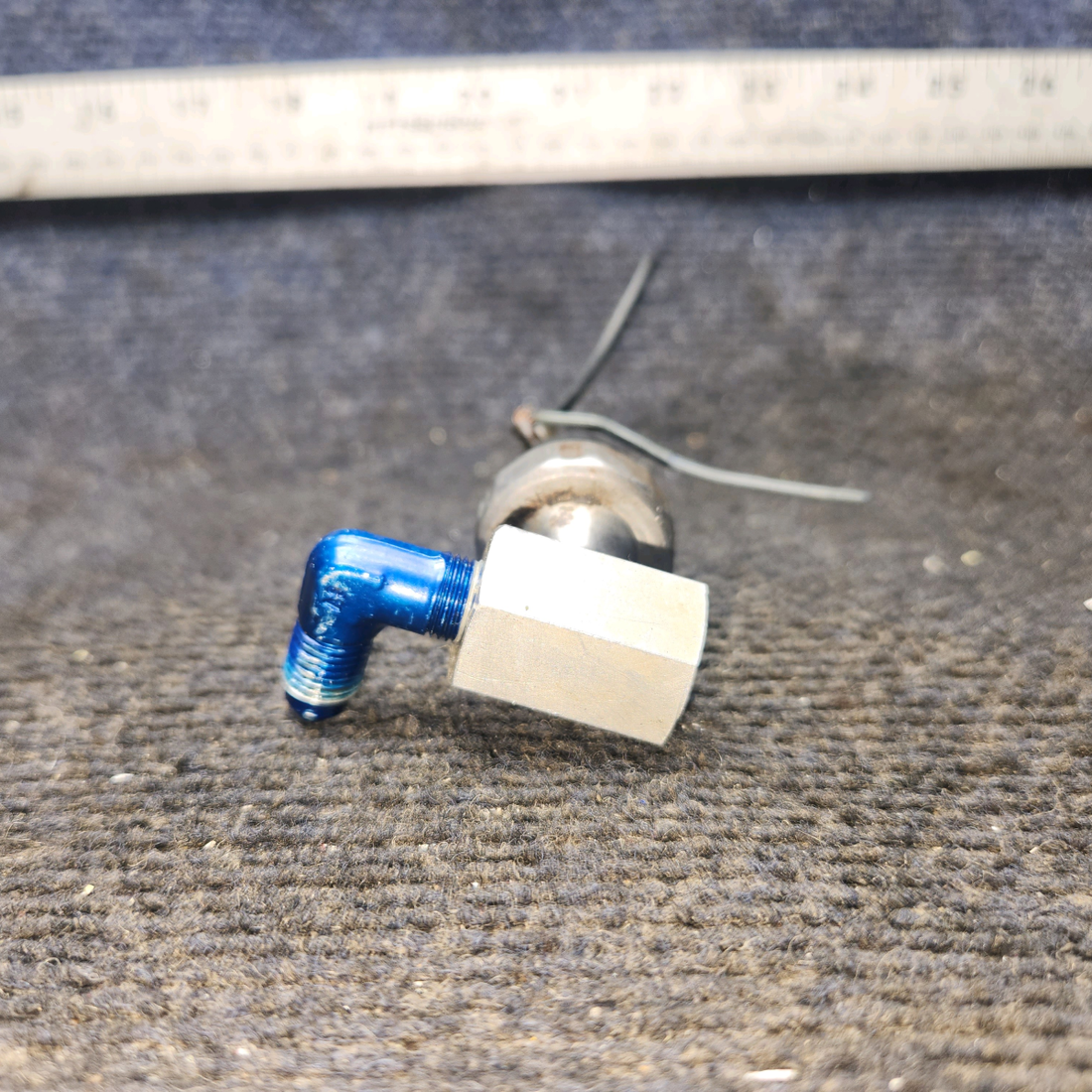 Used aircraft parts for sale, S1711-1 cessna 150G Hobbs Oil Pressure Switch