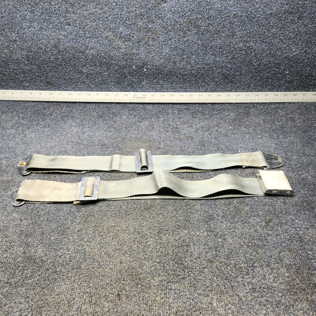 Used aircraft parts for sale, Pa-28 Seat Belt America Safety PIPER PA28-140 PA-28-140 PILOT AND CO-PILOT SEATBELT SET