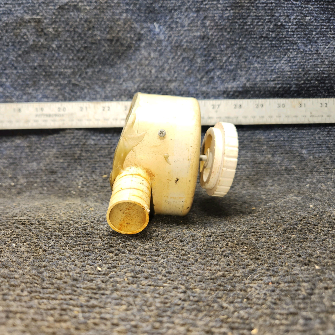 Used aircraft parts for sale, 0710013-4 cessna 172N Fresh Air Vent Silencer