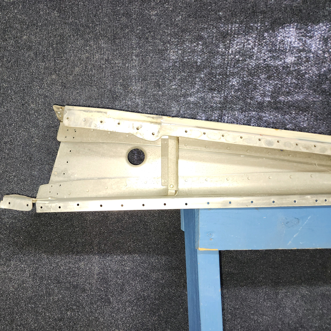 Used aircraft parts for sale, 0513007-6 Cessna 172E Front Doorpost Bulkhead Assembly RH