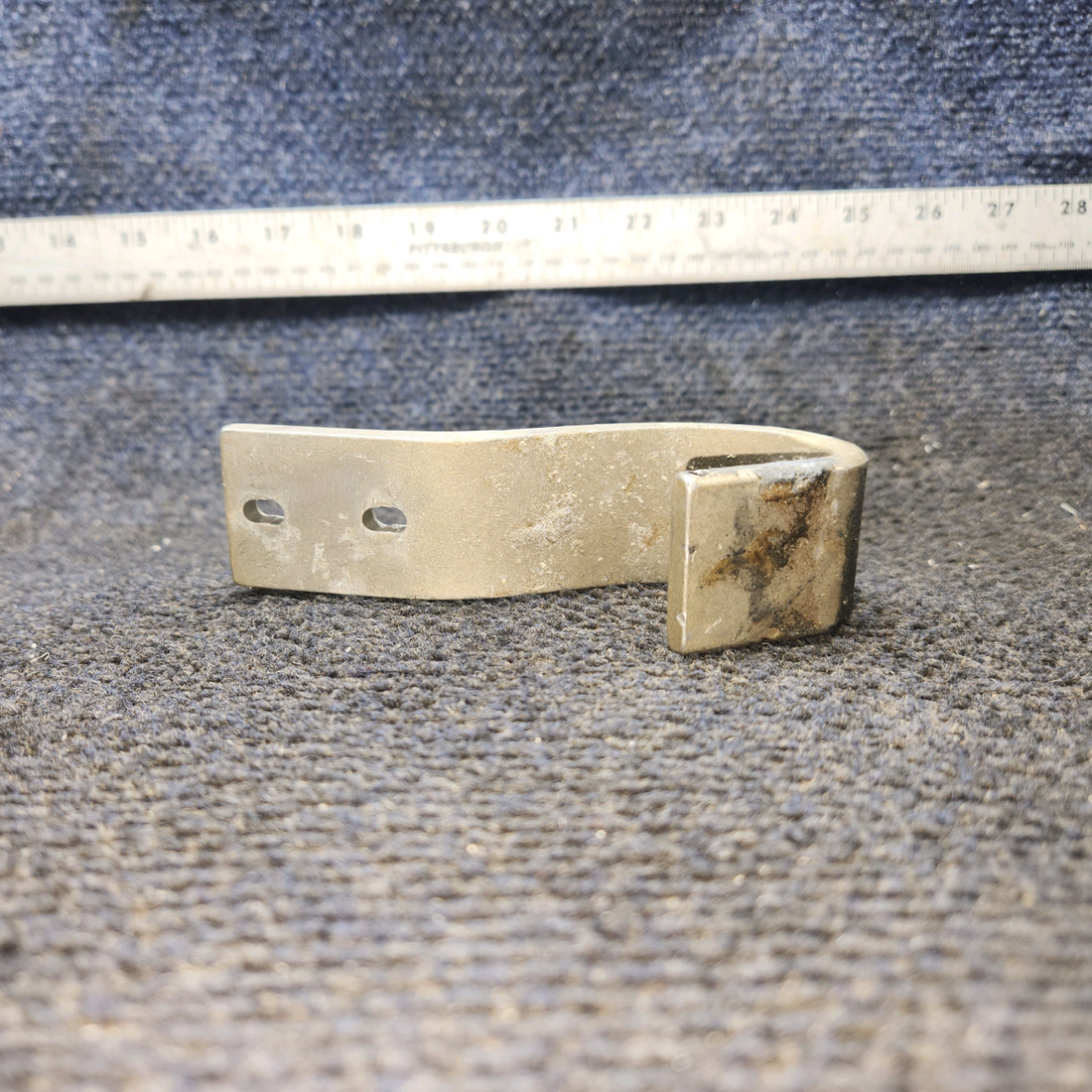 Used aircraft parts for sale, 0711102 Cessna 172F Baggage Door Hinge Assembly