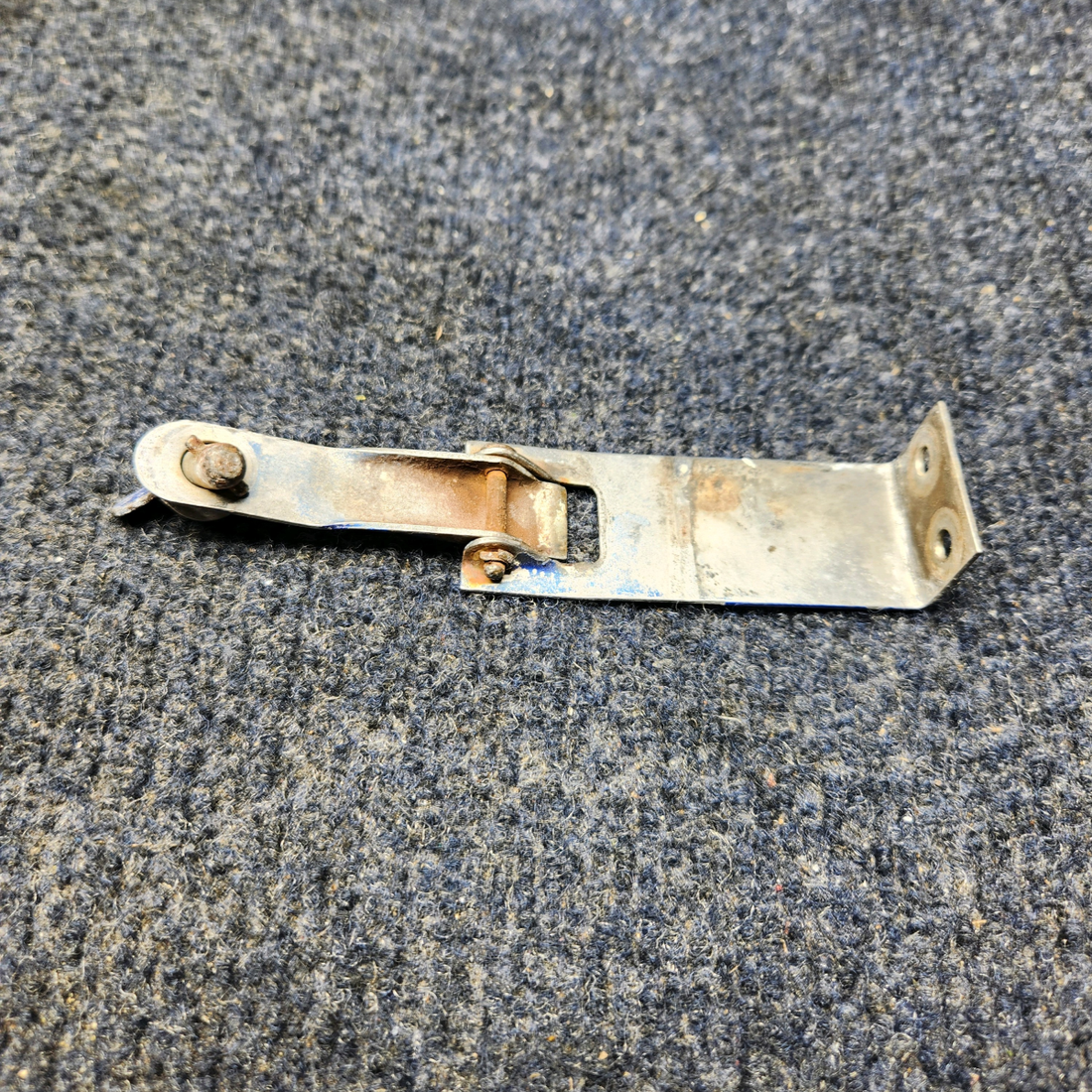 Used aircraft parts for sale, 12723-000 PIPER PA28-140 ENGINE COWL FASTENER "PRICE PER EACH"