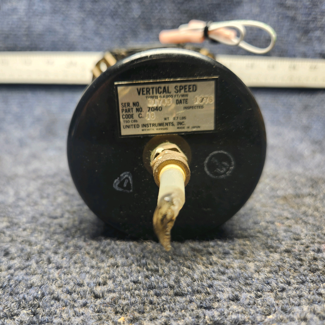 Used aircraft parts for sale, 7040 United Instruments Beechcraft F33A VERTICAL SPEED INDICATOR