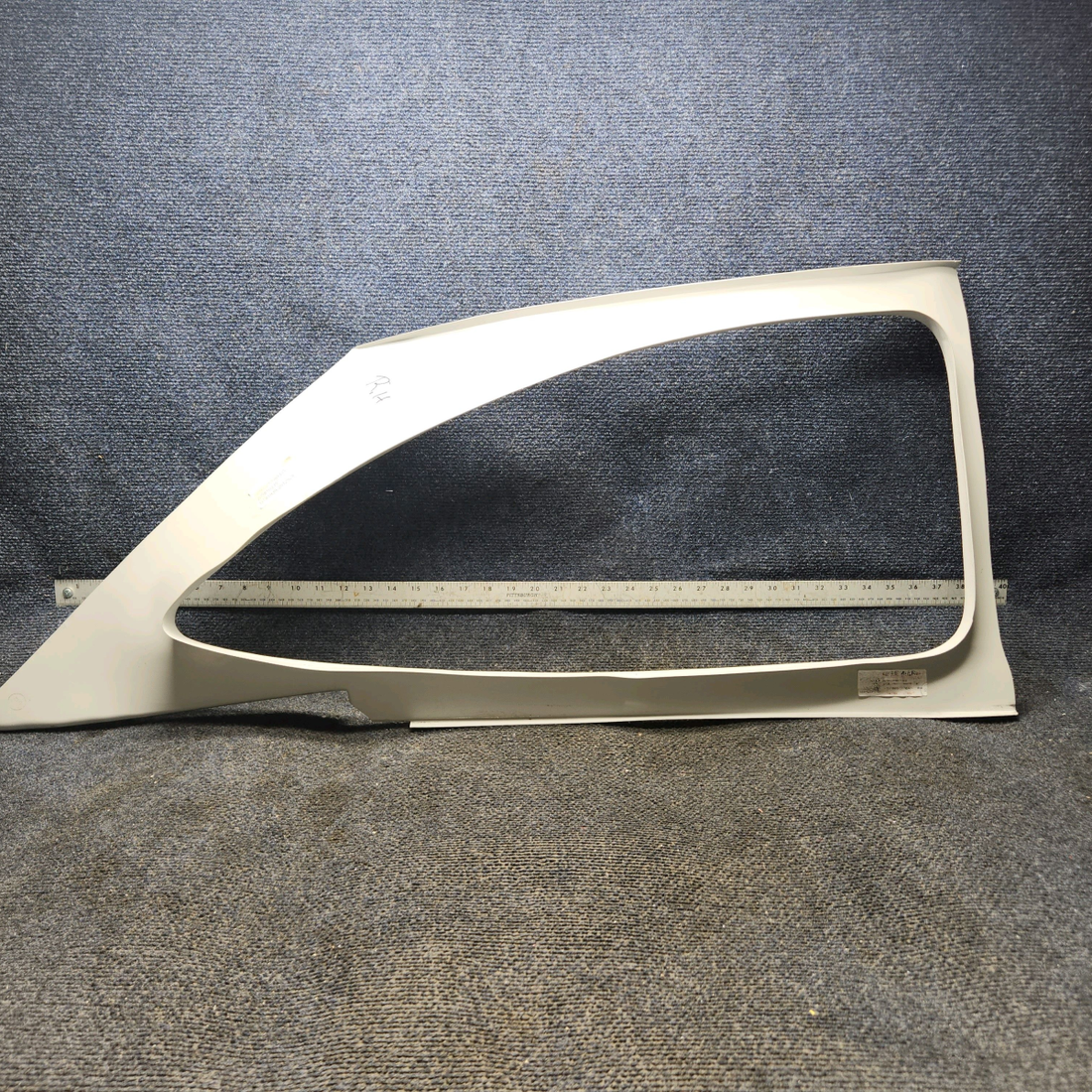 Used aircraft parts for sale, P0500210-40-LG Premier Aero Cessna 172E Side Window Molding RH