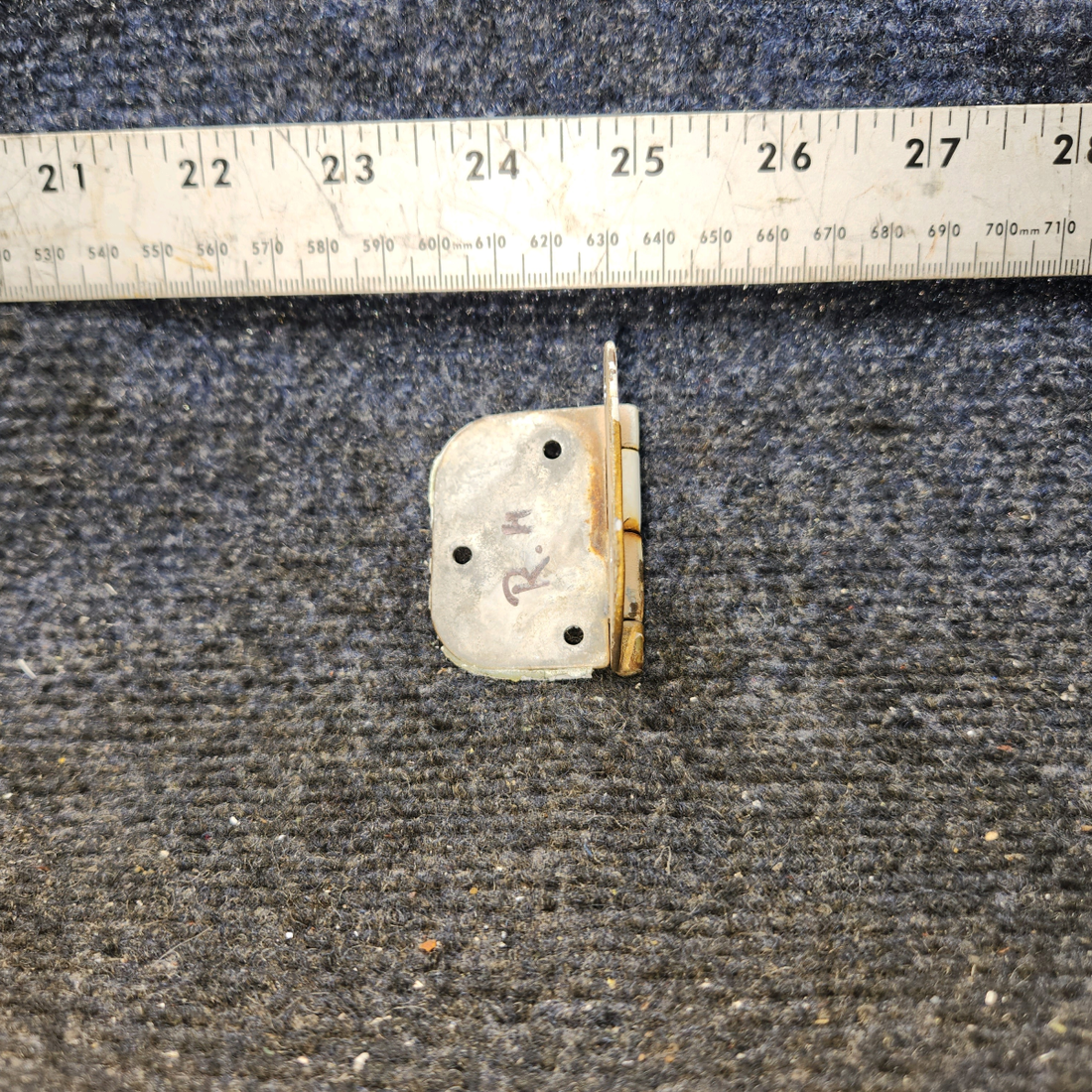 Used aircraft parts for sale, 0511280-4 Cessna 172 Cabin Door Hinge Assembly Lower RH W/ Pin