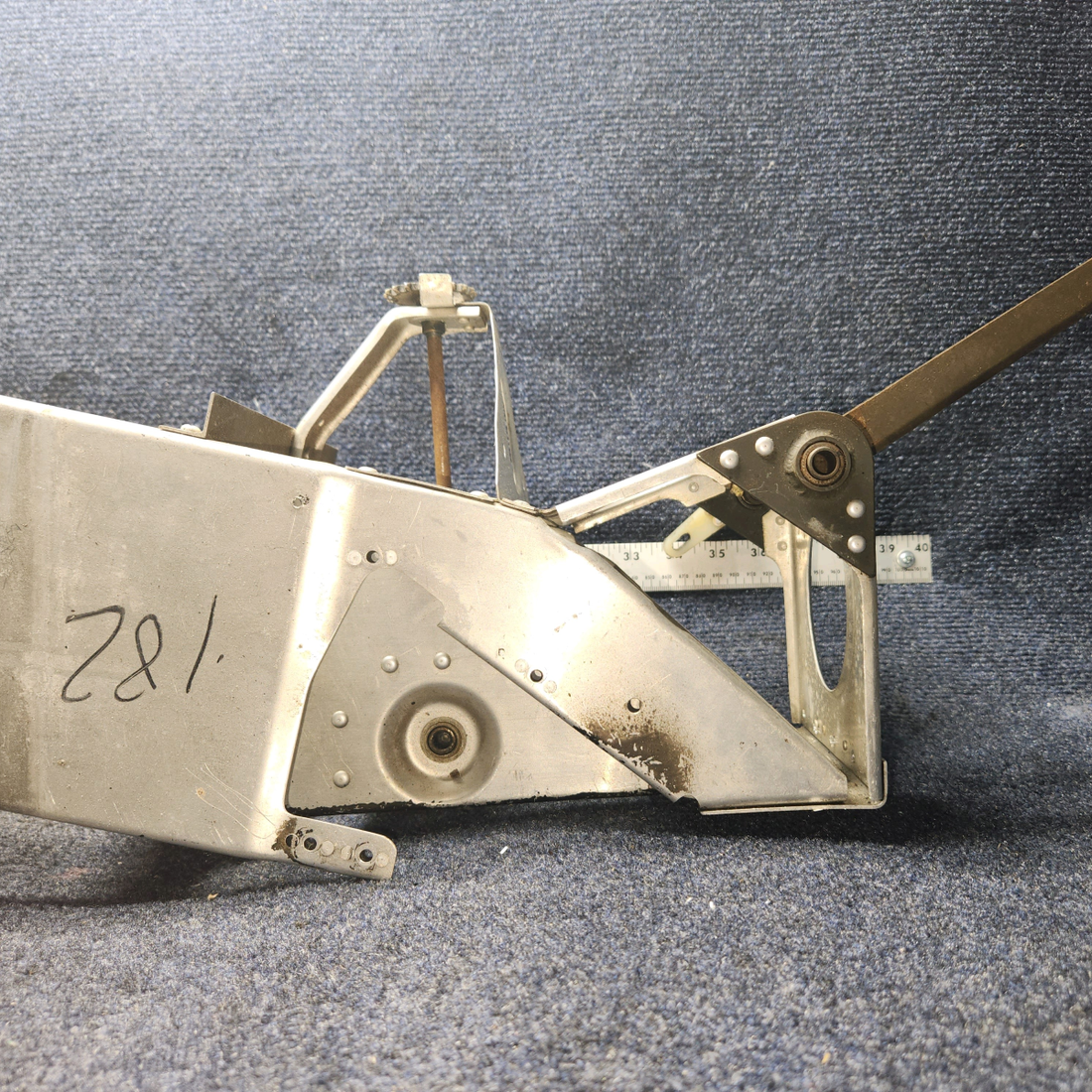 Used aircraft parts for sale, 0713640 Cessna 182P Console Structure Assy