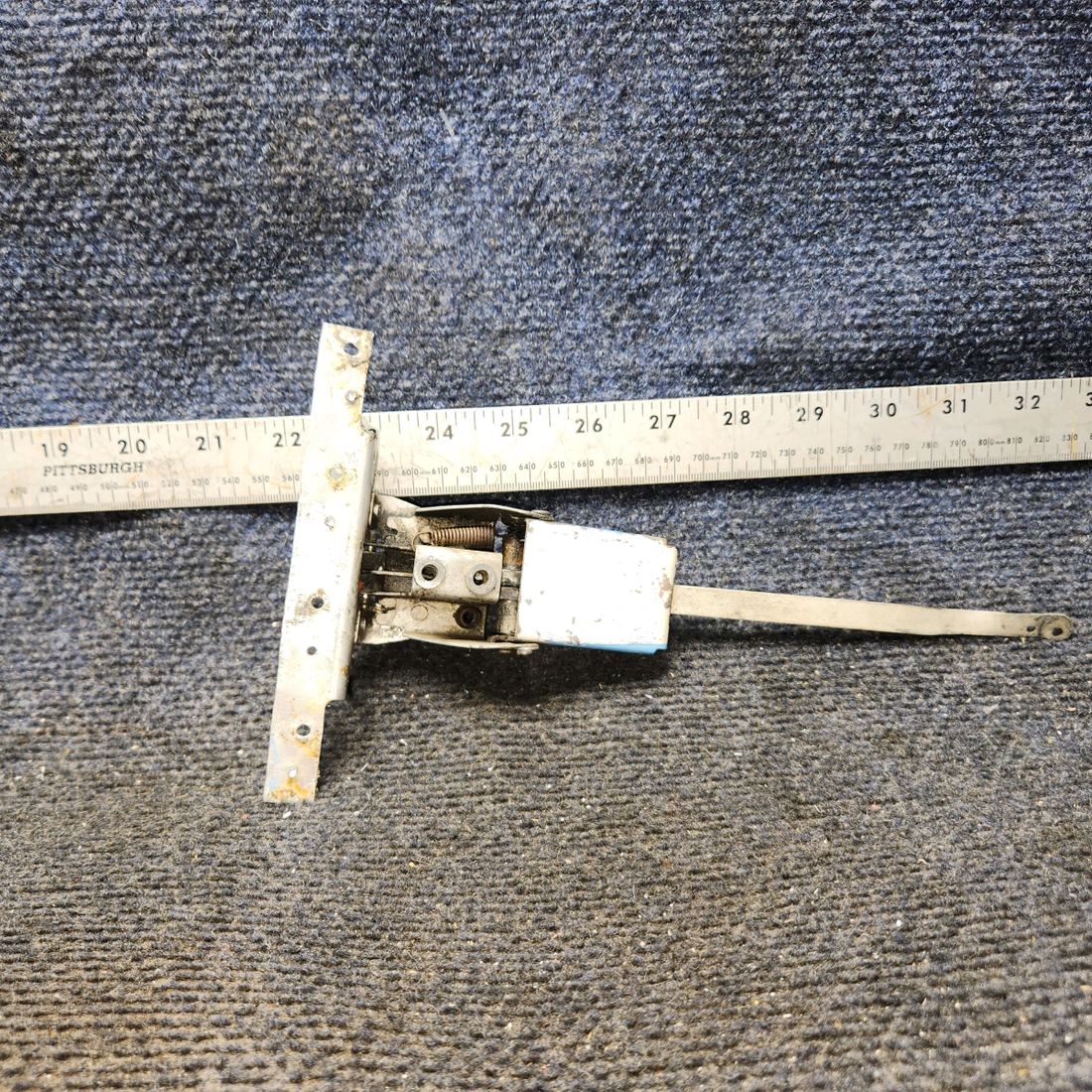 Used aircraft parts for sale, 0511112-18 Cessna 172E Cabin Door Latch Assembly