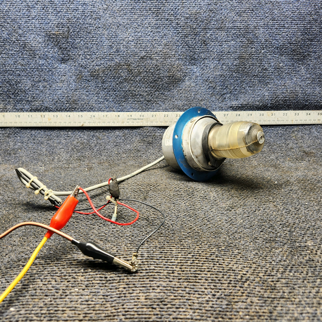 Used aircraft parts for sale, 01-0770029 Whelen HRCFA-14/28 cessna 150G Self-Contained Strobe Beacon