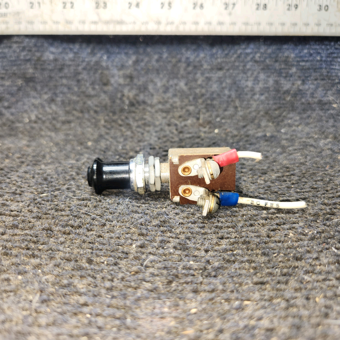 Used aircraft parts for sale, 0713026-4 cessna 172k Pitot Switch Knob Assembly