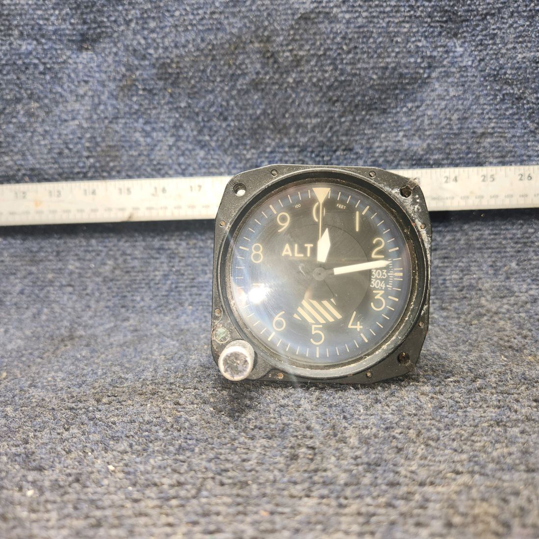 Used aircraft parts for sale, 101720-01545 Aerosonic Corp Piper PA28-161 Altimeter