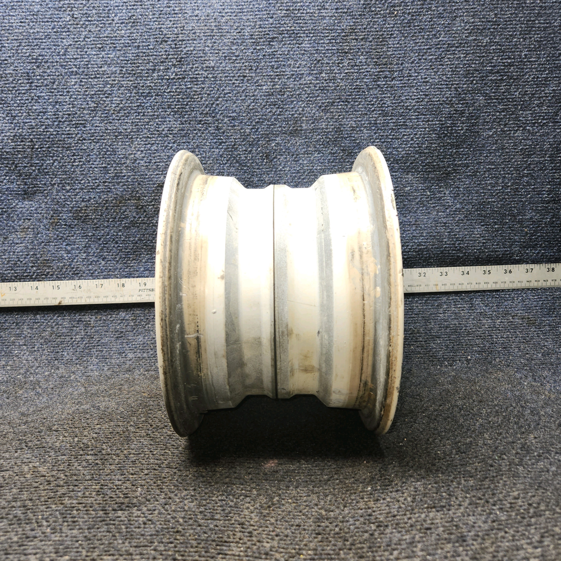Used aircraft parts for sale, 40-98 BEECHCRAFT 95-55B Main Gear Wheel Assembly – 8"