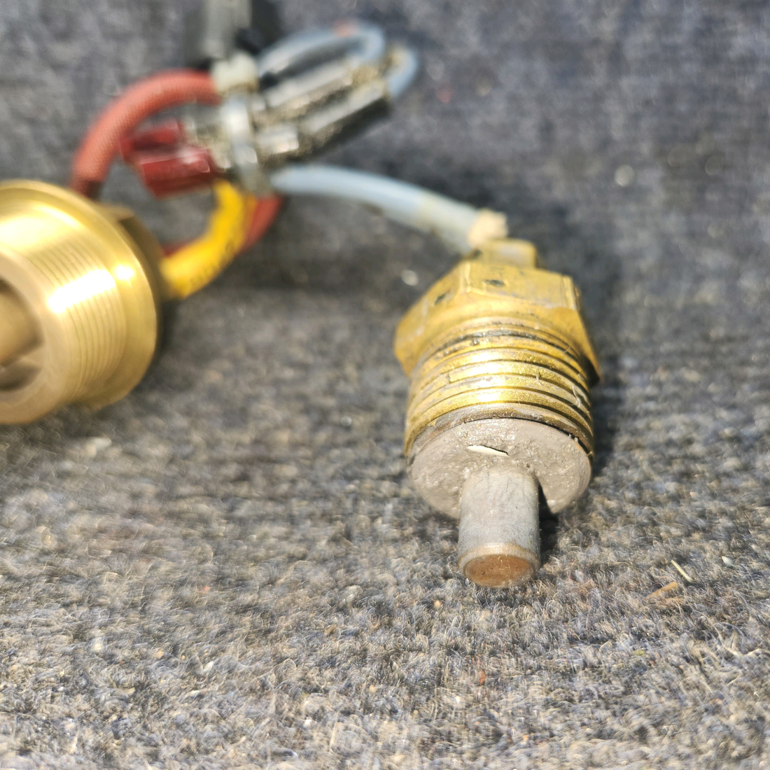Used aircraft parts for sale, Tt02634 Tenis Lycoming O-540 PIPER PA-24-250 Threaded Heat Element - 115V