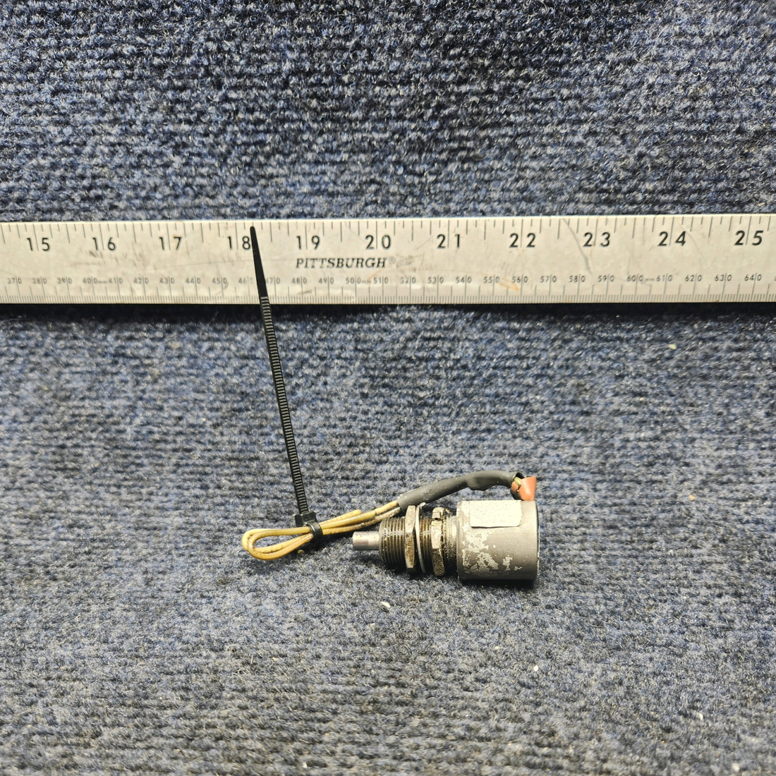 Used aircraft parts for sale, 100-381006-1 Beechcraft F33A LANDING GEAR LIMIT SWITCH (14-28V)