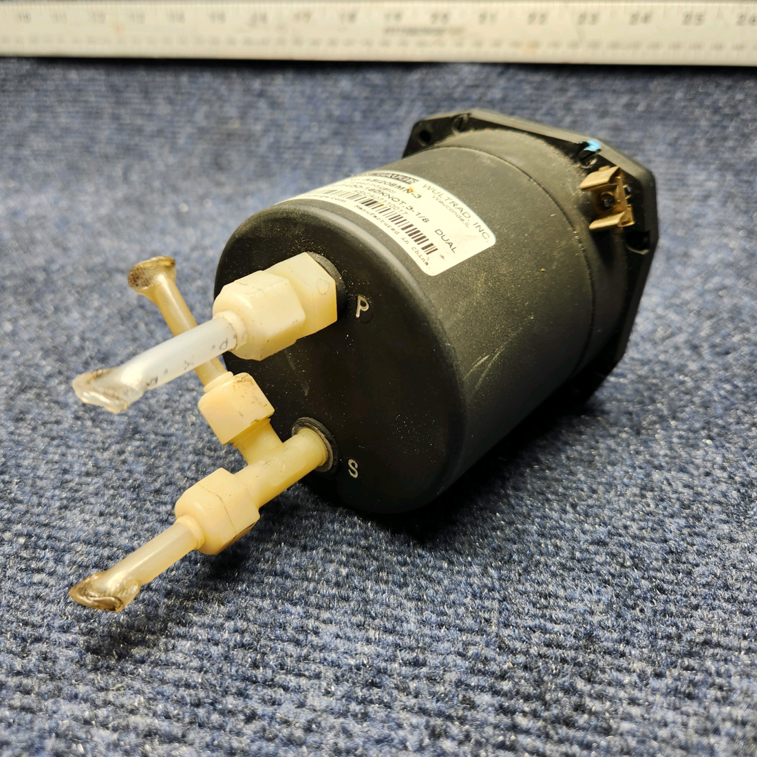 Used aircraft parts for sale, ASI208MN-3 Beechcraft C23 SUNDOWNER FALCON DUAL AIRSPEED INDICATOR 30-200 MPH/180 KNOTS, 3-1/8.