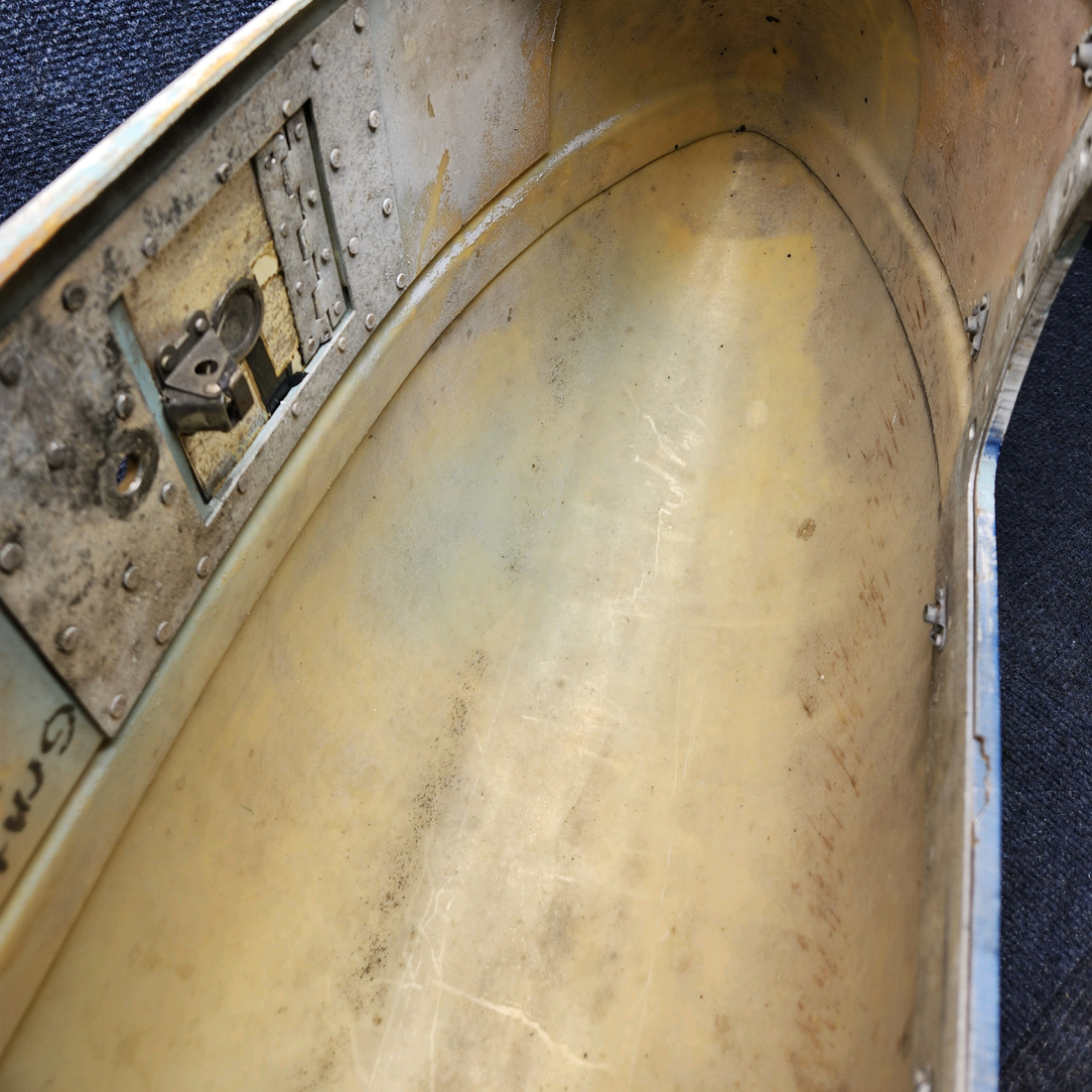 Used aircraft parts for sale, 0541223-16 Cessna  [part_model] WHEEL PANT ASSEMBLY RH W/ DOOR
