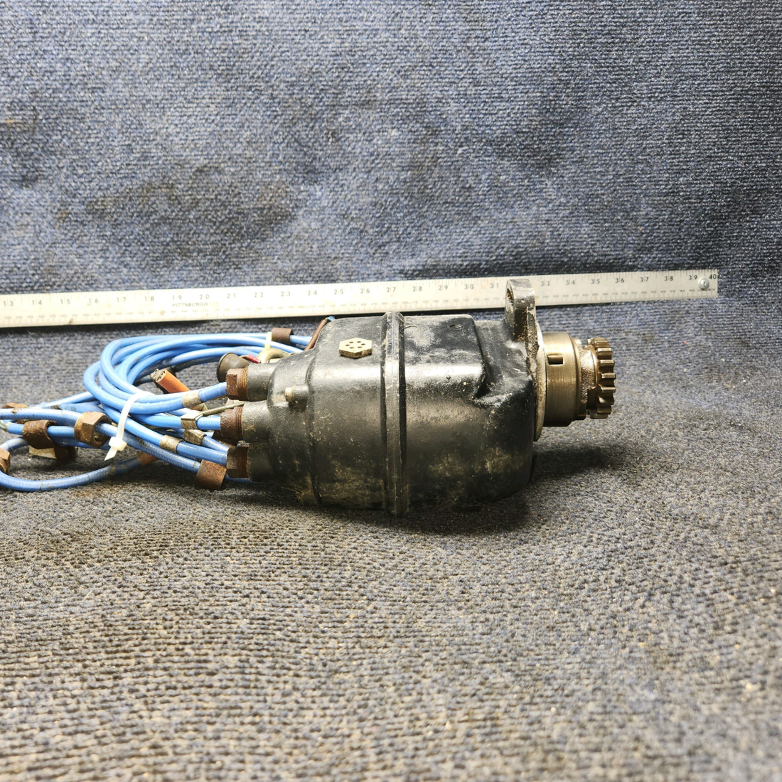 Used aircraft parts for sale, 664, 530603 Continental C125, C145 & O300 Cessna 172F Slick Magneto With Gear