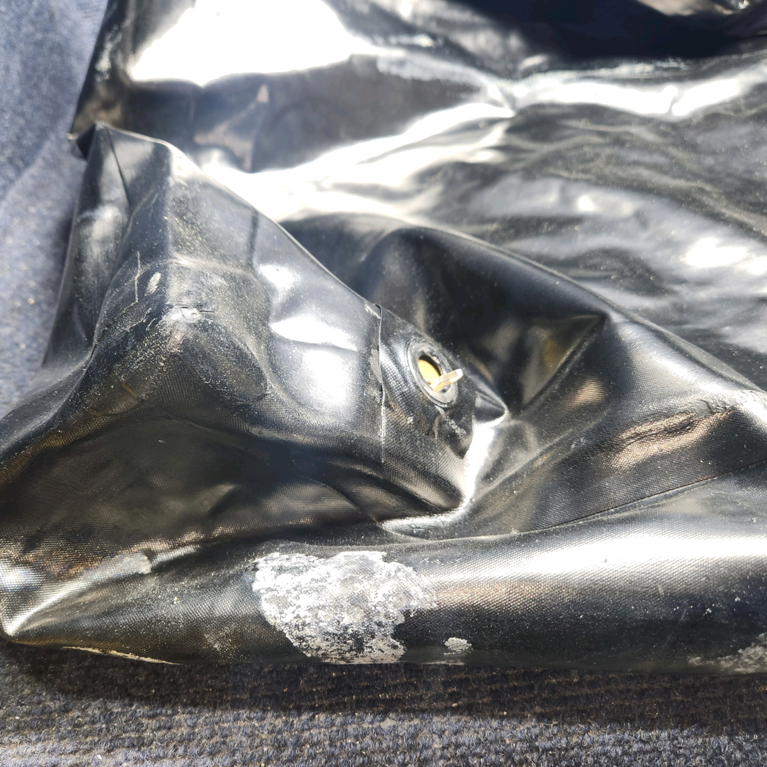 Used aircraft parts for sale, 0726001-18E Eagle Fuel Cells Cessna 182G Fuel Cell Bladder RH