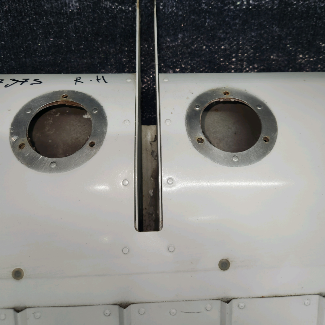 Used aircraft parts for sale, 0426901-16 cessna 150G Flap Assembly – RH