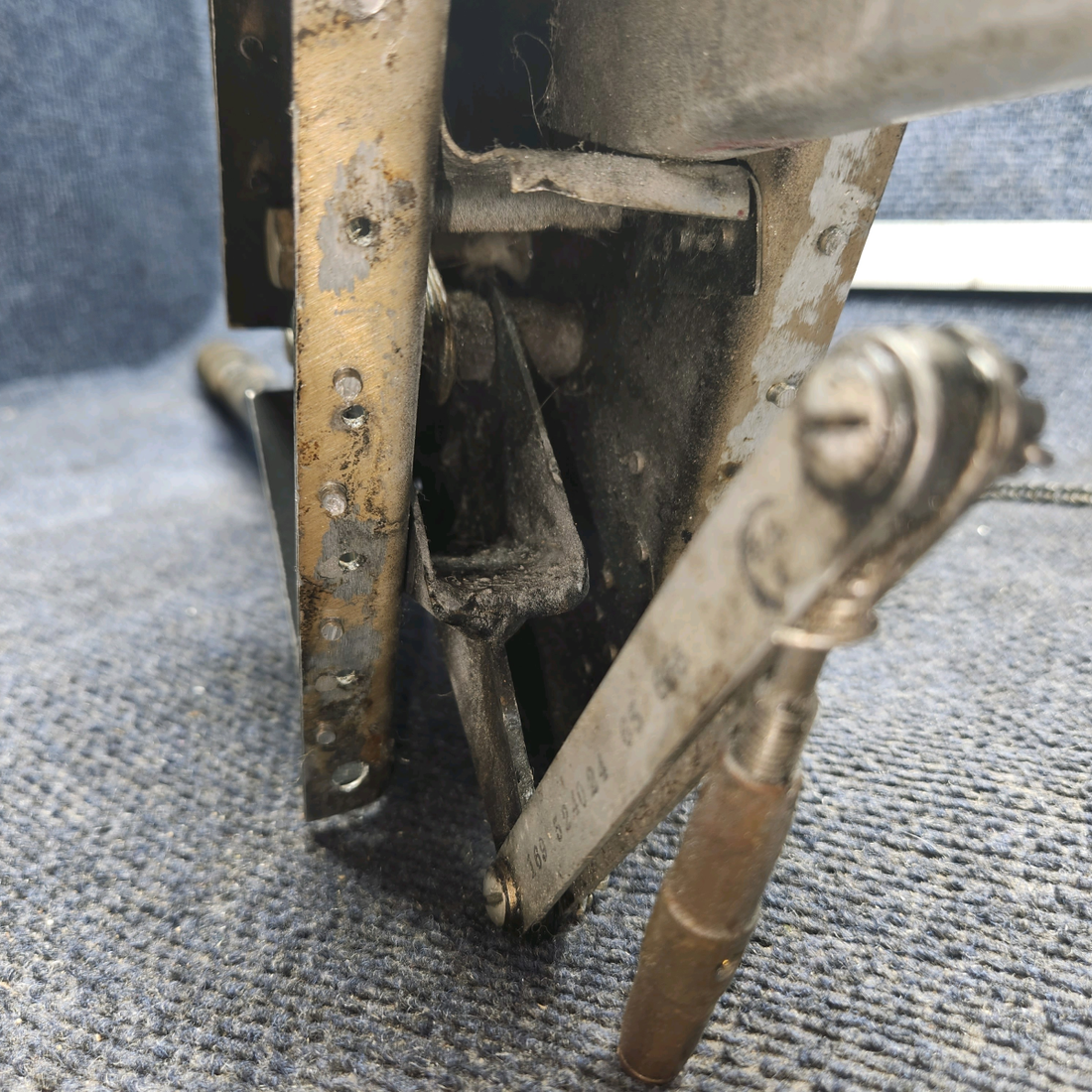 Used aircraft parts for sale, 169-524000-603 Beechcraft C23 SUNDOWNER Flap Control Assembly with Handle