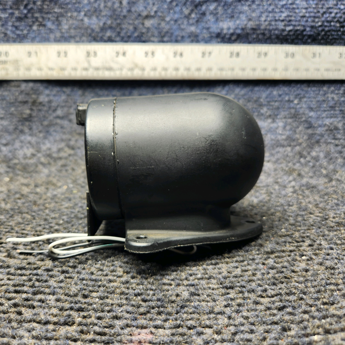 Used aircraft parts for sale, C2400-L4P Piper PA28-140 Dash-Mounted Lighted Compass Indicator