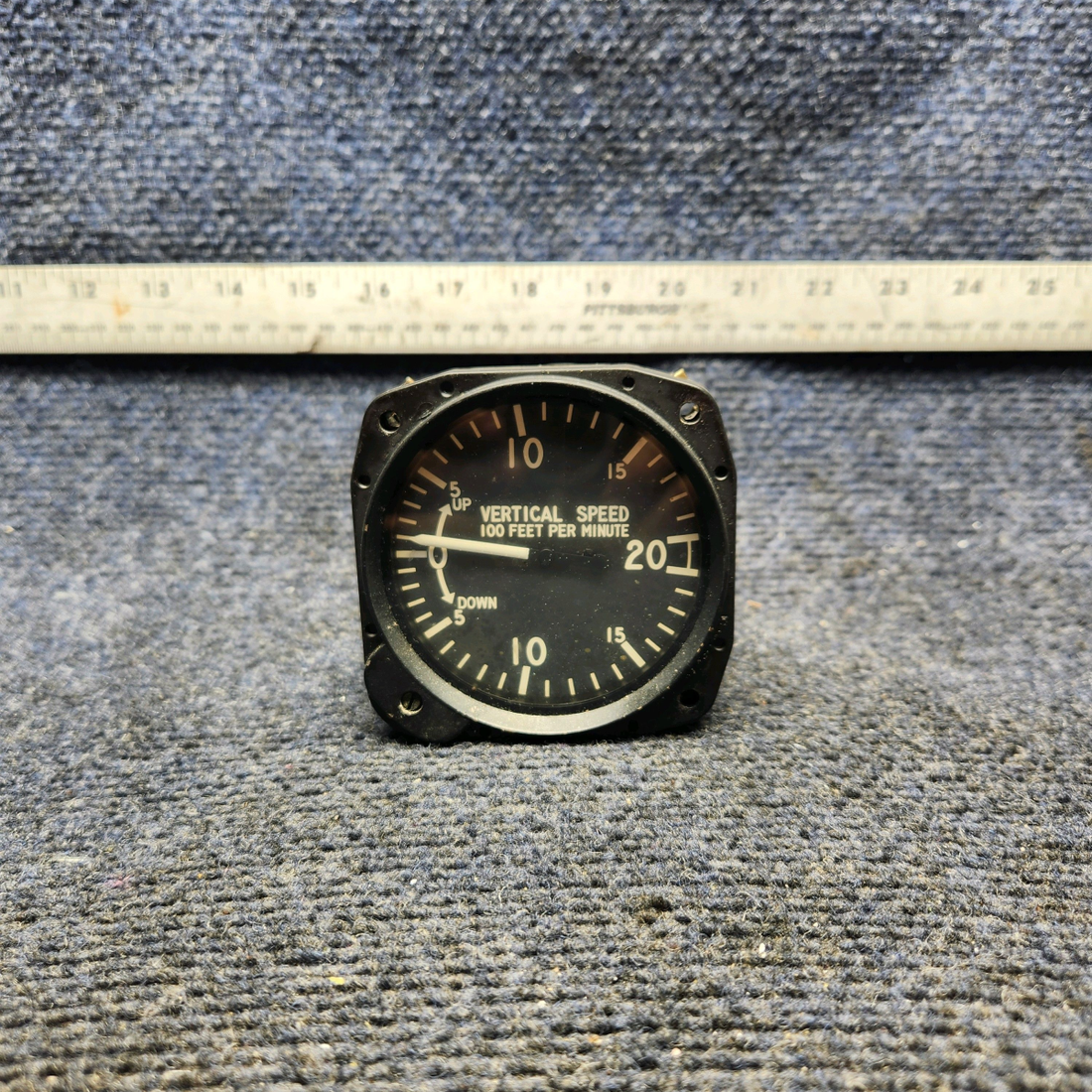 Used aircraft parts for sale, 7000 United Instruments 7000 UNITED INSTRUMENTS VERTICAL SPEED INDICATOR