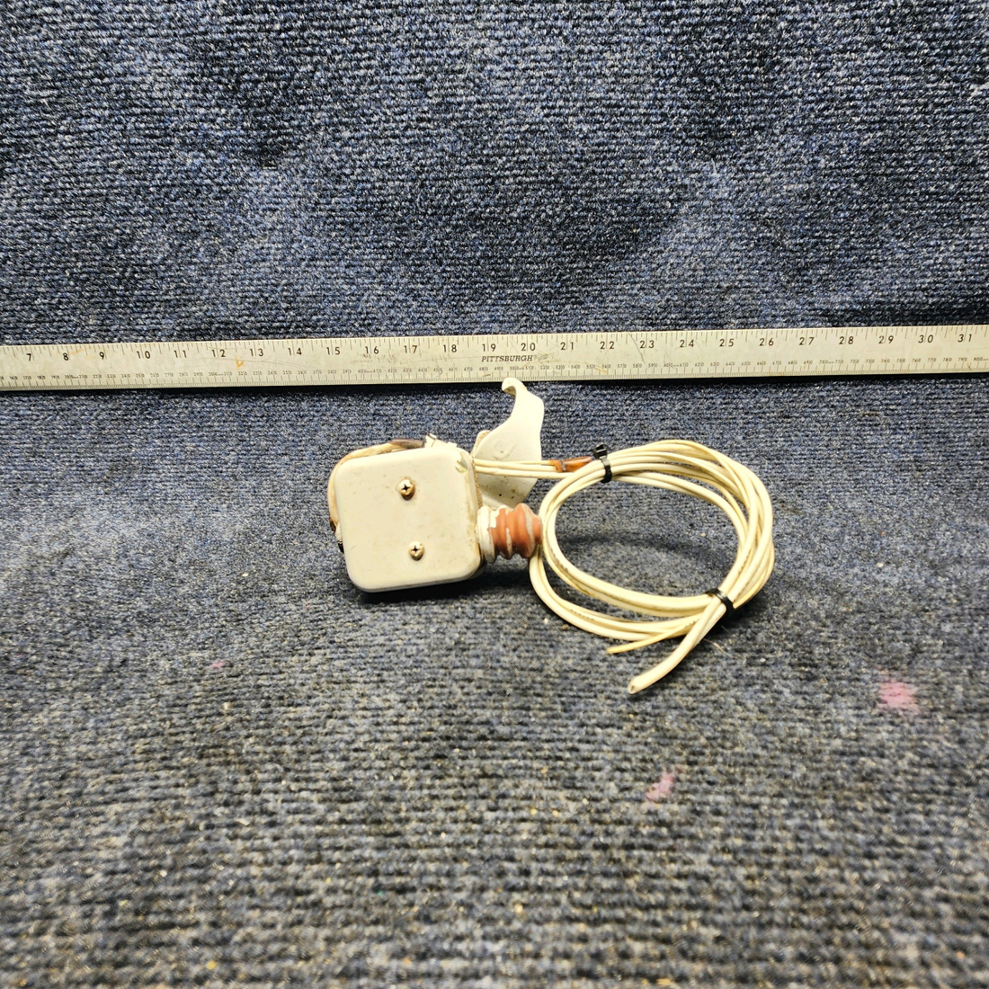 Used aircraft parts for sale, 95-361015-601 Beechcraft F33A LANDING GEAR SAFETY SWITCH ASSY SEE PHOTOS FOR BRAKET DETAILS