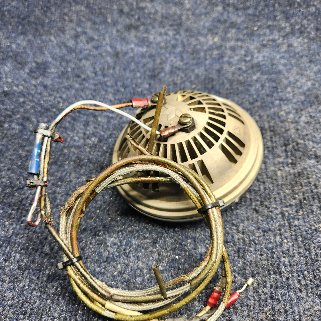Used aircraft parts for sale, 2307055-1 Alphabeam Piper PA32RT-300 LED LANDING LIGHT (12-45V)