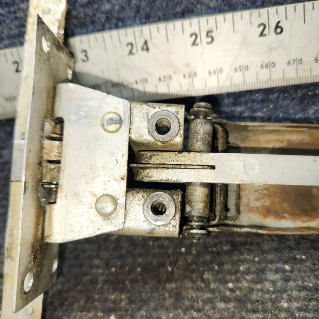 Used aircraft parts for sale, 0511112-18 Cessna 172E Cabin Door Latch Assembly
