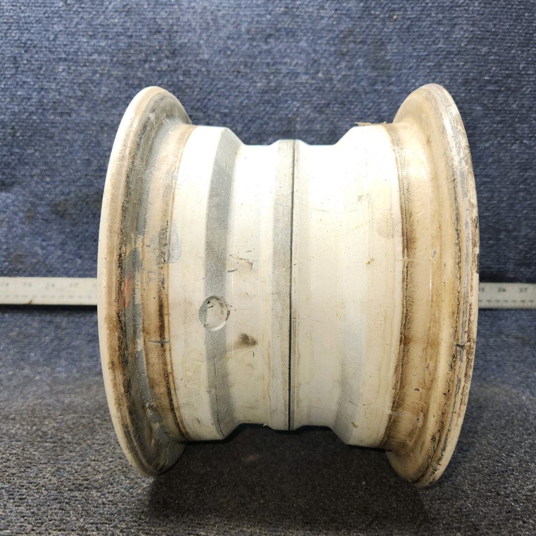 Used aircraft parts for sale, 40-98 BEECHCRAFT 95-55B Main Gear Wheel Assembly – 8"