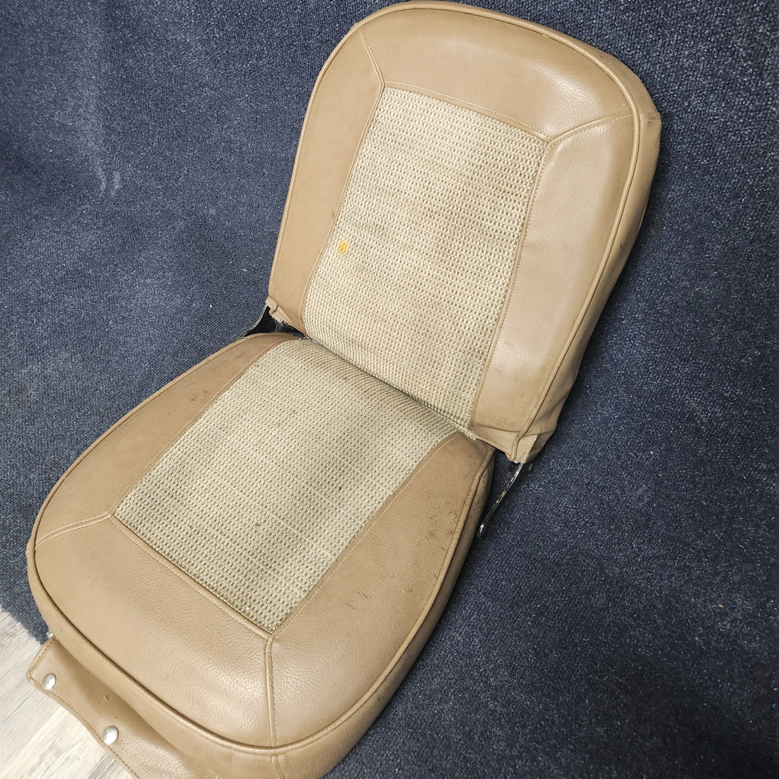 Used aircraft parts for sale, 99359-000 PIPER PA28-140 REAR SEAT ASSEMBLY