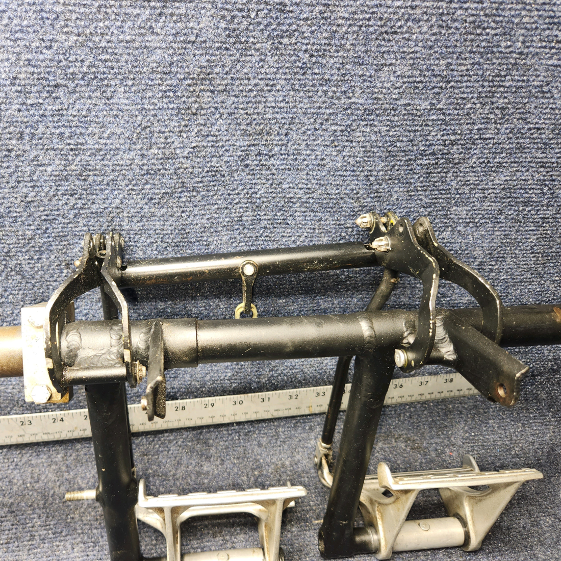 Used aircraft parts for sale, 22370-000 / 22048-000 PIPER PA-24-250 Rudder Pedal Bar w Pilot Pedals & Links