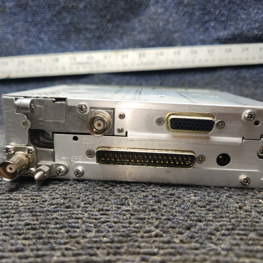 Used aircraft parts for sale, 011-00433-00 Garmin GNC-300XL cessna 172N GPS-Com Radio with Tray (Volts: 14)
