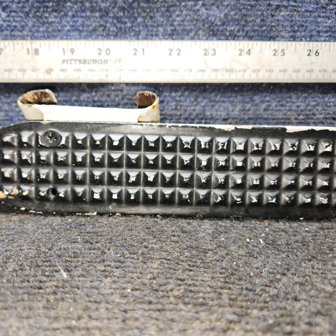 Used aircraft parts for sale, 0541155-2, 0541154-1 Cessna 172 R/H Main Gear Entrance Bracket w Step