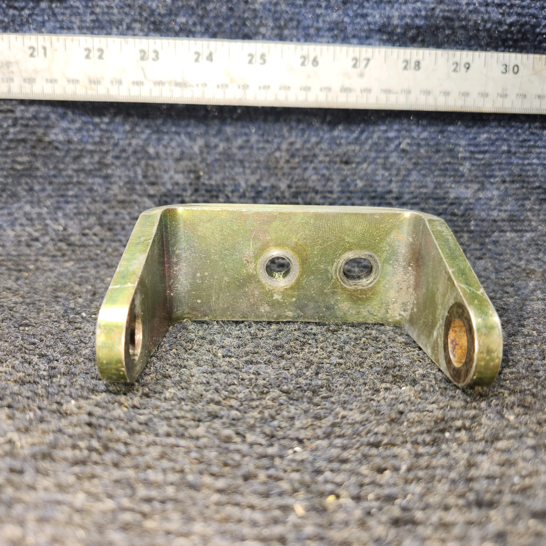 Used aircraft parts for sale, 07-031131 PIPER PA28-140 Alternator Bracket