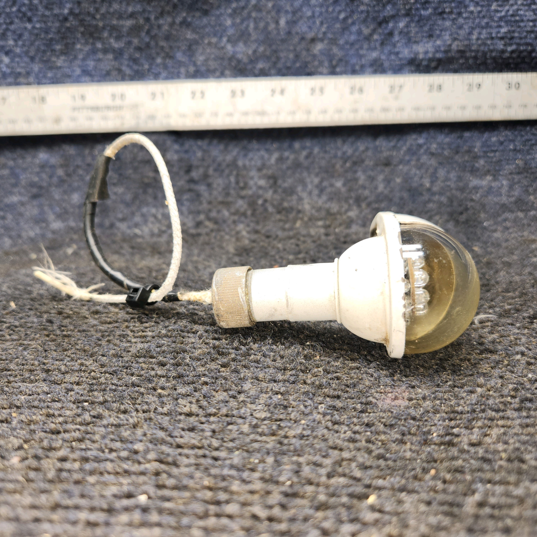 Used aircraft parts for sale, 0423006-13 Cessna 172 Wing Tip Position light Clear lends LED bold set RH & LH