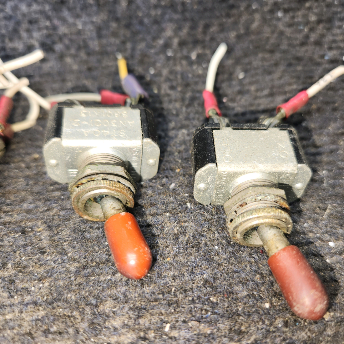 Used aircraft parts for sale, AN3027-1, AN3027-2, AN3021-2 Piper PA-28-140 Toggle Switch - Set of 4