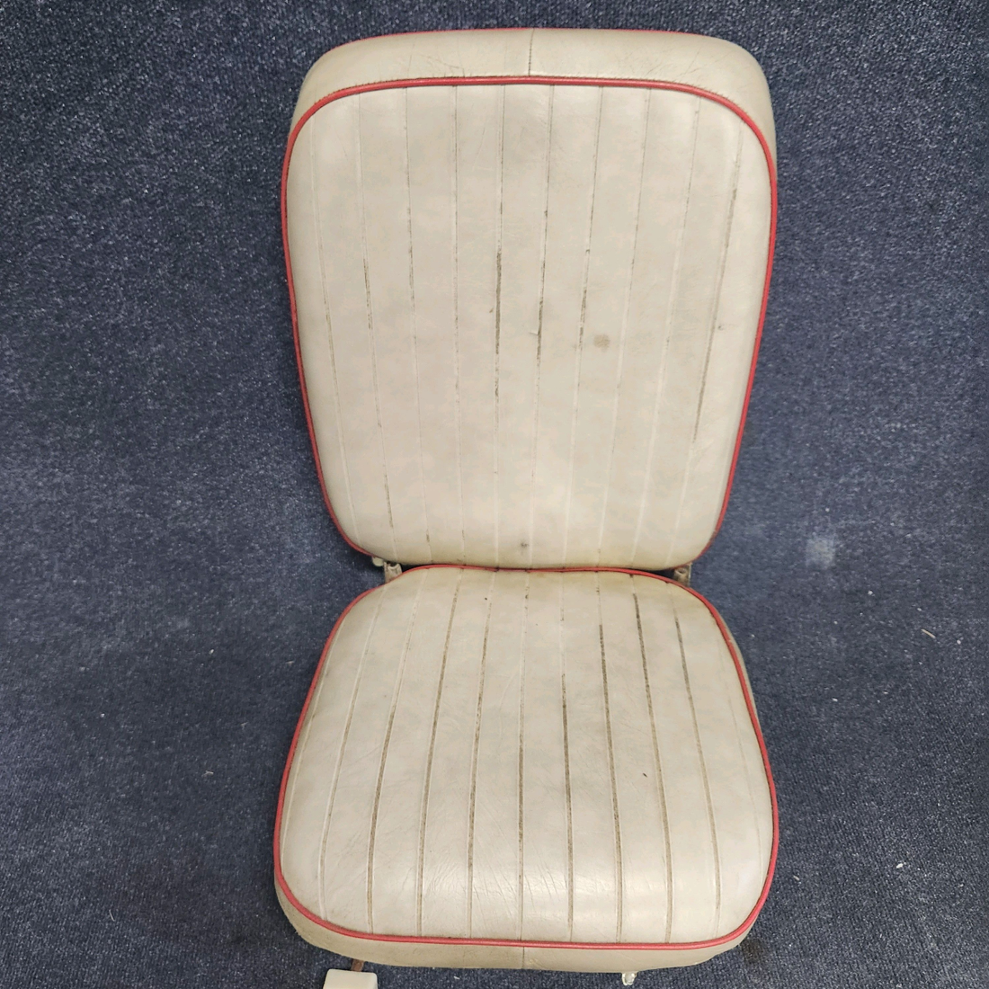 Used aircraft parts for sale, 0400118-90 Cessna C-150J CO PILOT RIGHT SEAT ASSEMBLY CORE