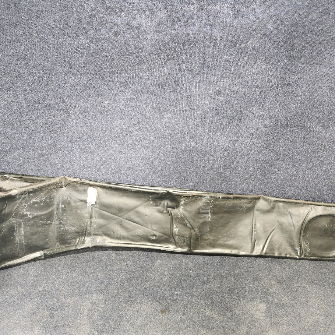 Used aircraft parts for sale, 35-921242-12 Beechcraft F33A BEECHCRAFT FUEL CELL RH MAIN 40 GALLON UNBAFFLED.