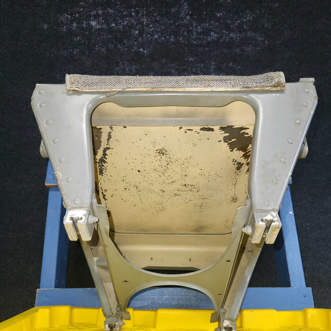 Used aircraft parts for sale, 169-534024-601 , 169-534024-602 , 169-534025-601 Beechcraft A23A Musketeer Custom III PILOT/CO-PILOT/REAR SEAT AND LATERAL IN GOOD CONDITION