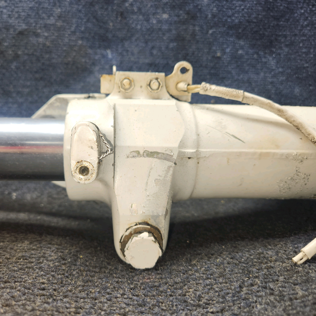 Used aircraft parts for sale, 96766-016 Piper PA32RT-300 Main Gear Strut Assembly with Torque Links  - LH