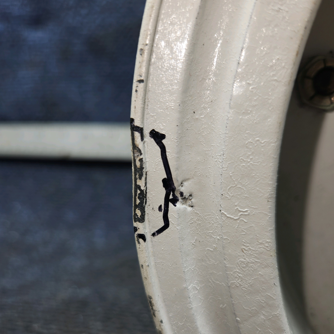 Used aircraft parts for sale, 40-98 BEECHCRAFT 95-55B Main Gear Wheel Assembly – 8"