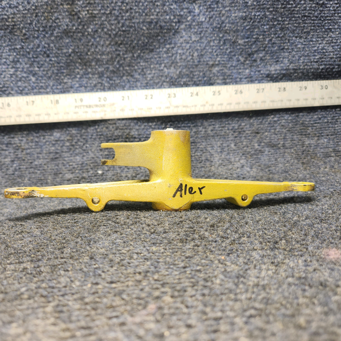 Used aircraft parts for sale, 22748-000 PIPER PA-24-250 Aileron Bellcrank Assembly LH