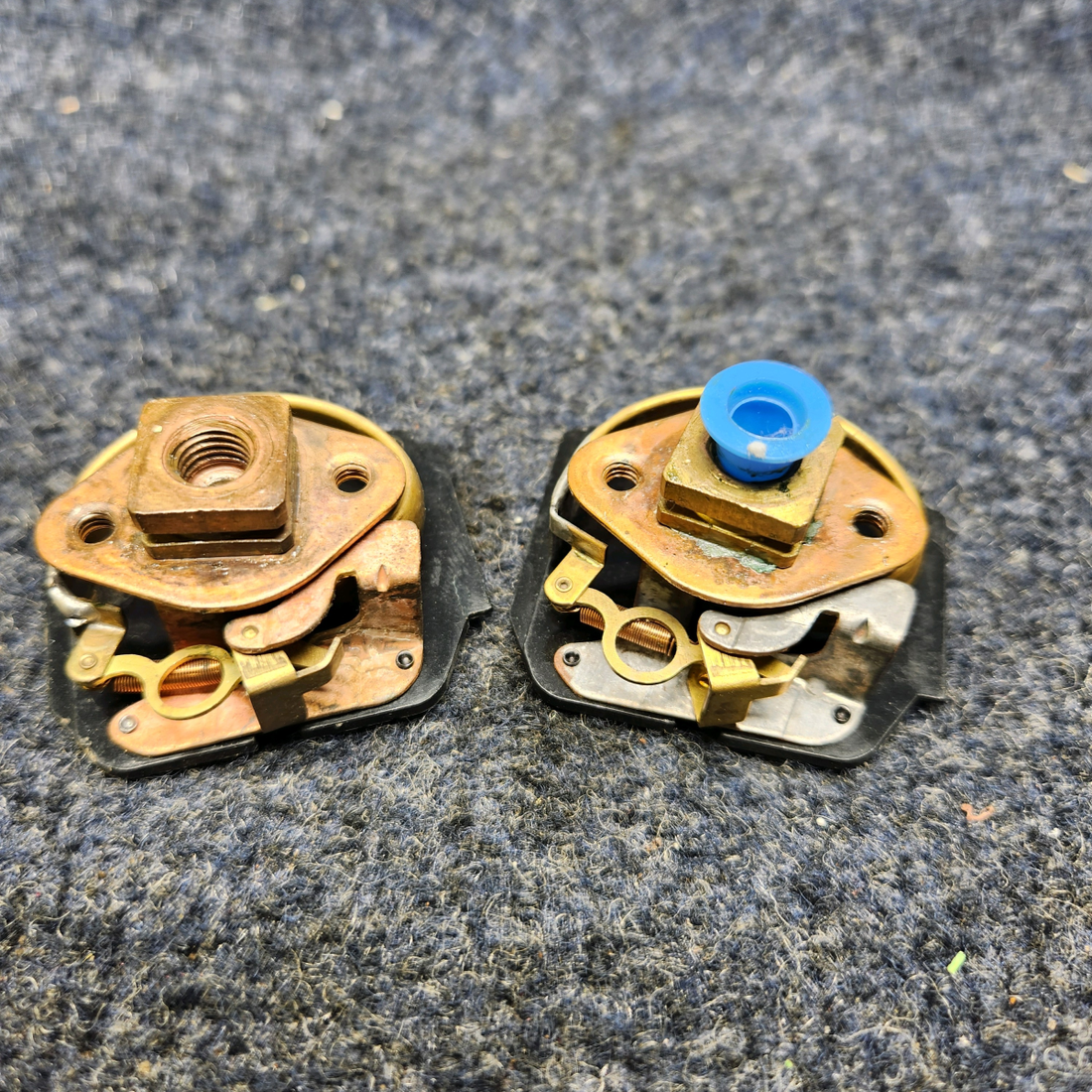 Used aircraft parts for sale, 1509413 BEECHCRAFT F35 OIL PRESS INDICATOR PRICE PER EACH