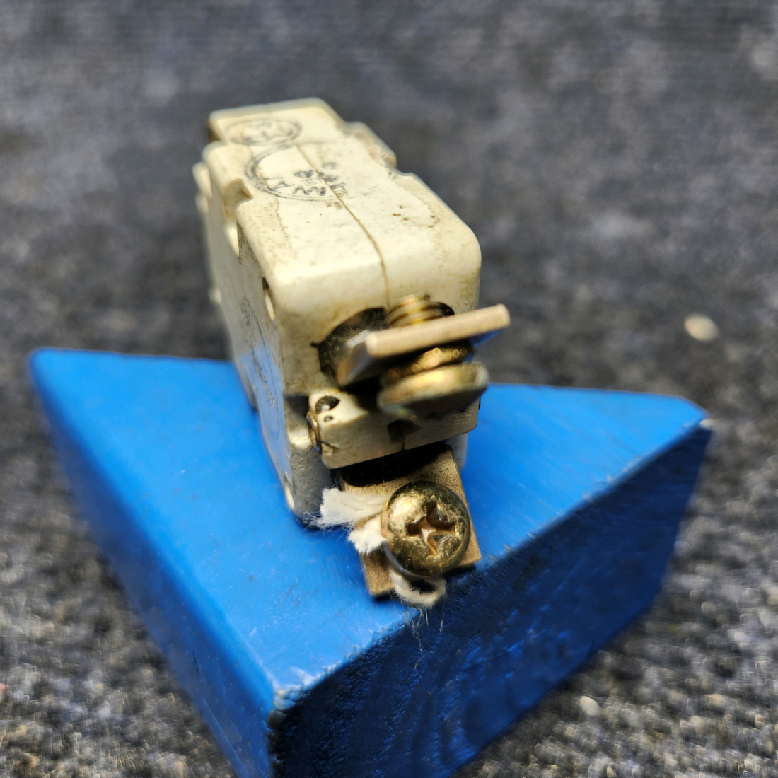 Used aircraft parts for sale, 7271-8-35 KLIXON CIRCUIT BREAKERS 35 AMP "PRICE PER EACH"