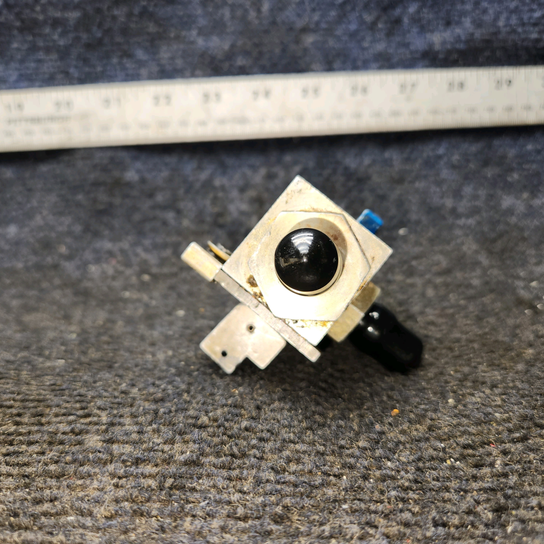 Used aircraft parts for sale, 0513120-5 Cessna 172 Fuel Selector Valve