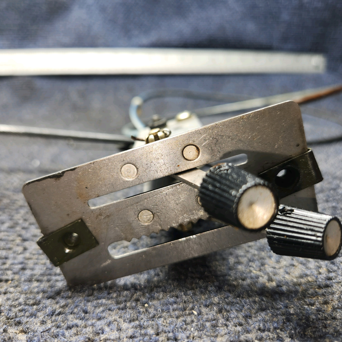 Used aircraft parts for sale, 79863-003 Piper PA28-161 Heat and Defrost Control Levers w/ Knobs and Cables (2 Levers – 37" & 46")